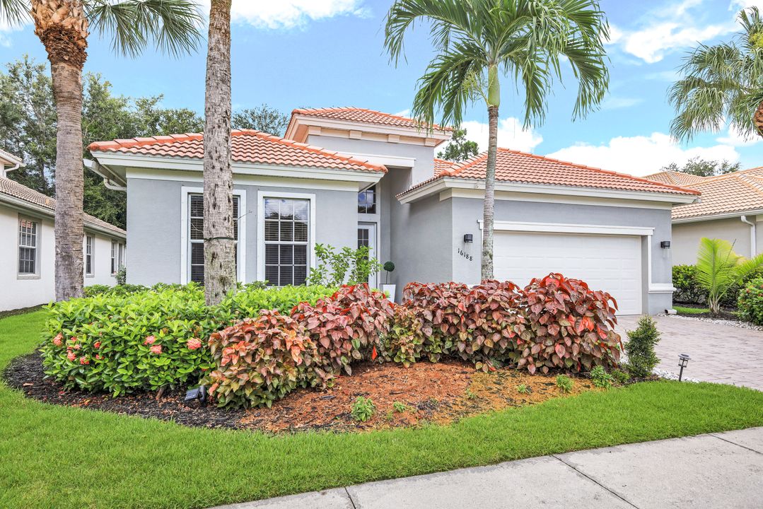 16188 Parque Ln, Naples, FL 34110