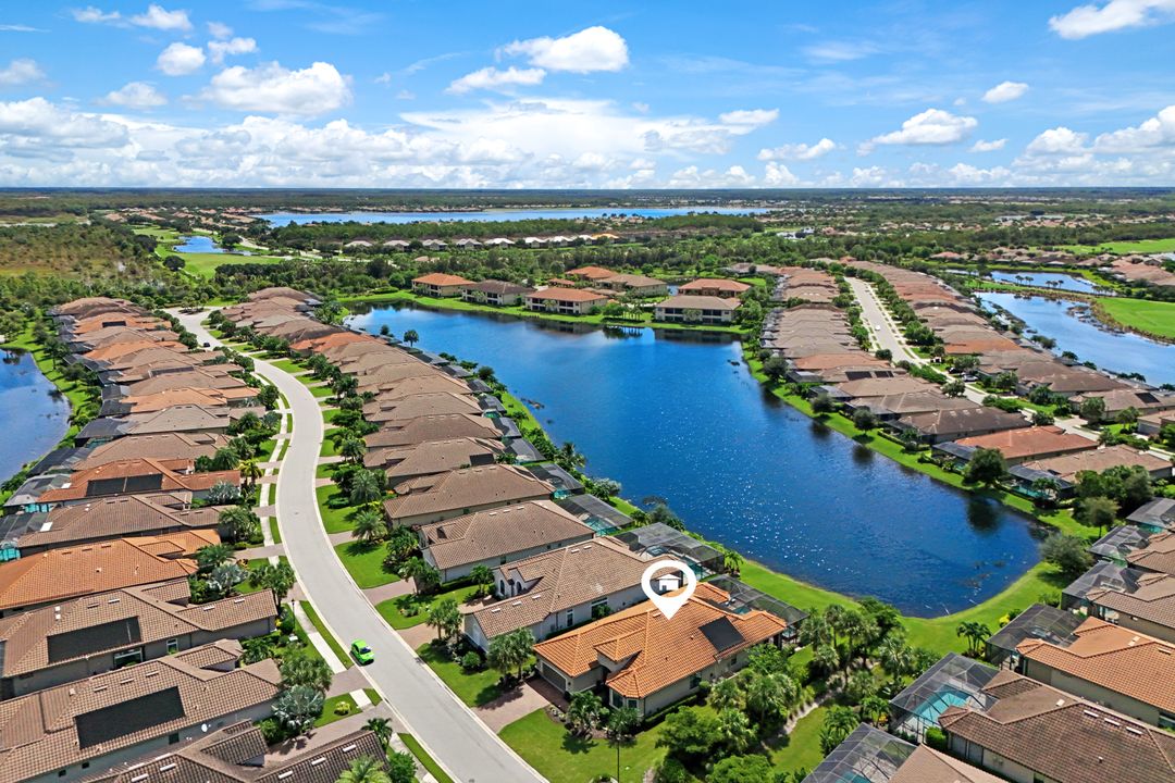 9436 Livorno Ct, Naples, FL 34119