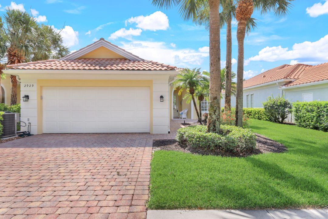 2929 Gilford Way, Naples, FL 34119