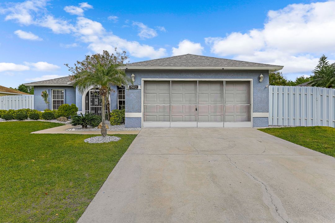 15613 Sunny Crest Ln, Fort Myers, FL 33905