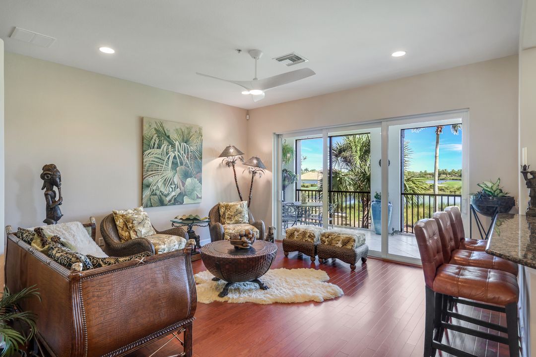 9200 Quartz Ln #202, Naples, FL 34120