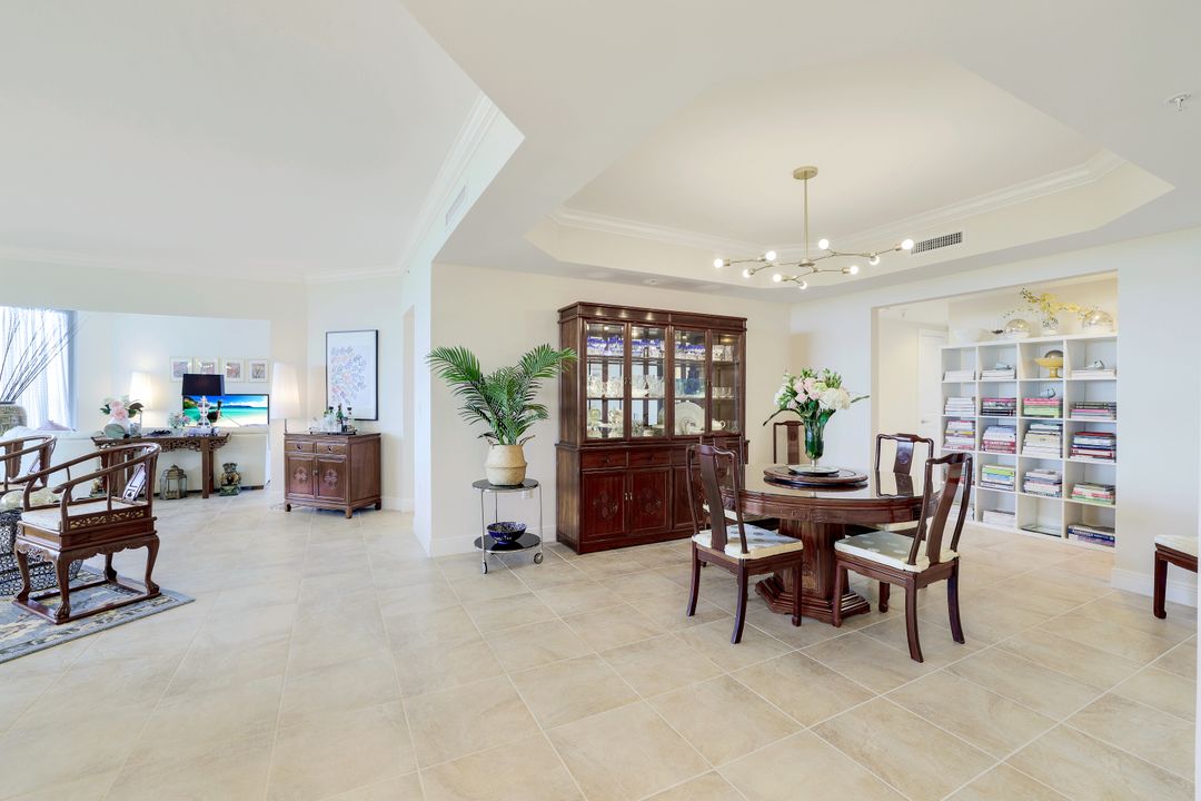 1050 Borghese Ln #206, Naples, FL 34114