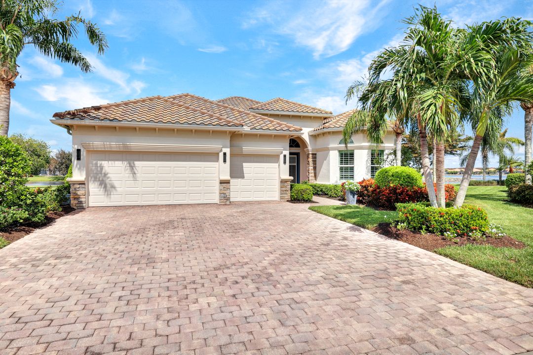 9399 Slate Ct, Naples, FL 34120