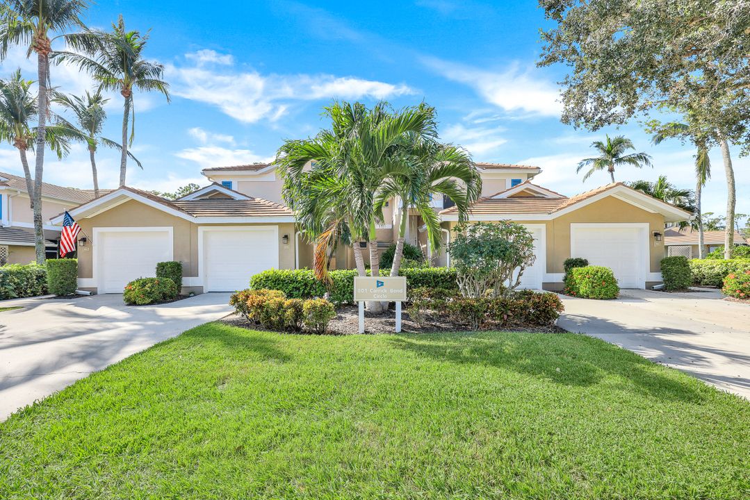 801 Carrick Bend Cir  #201, Naples, FL 34110