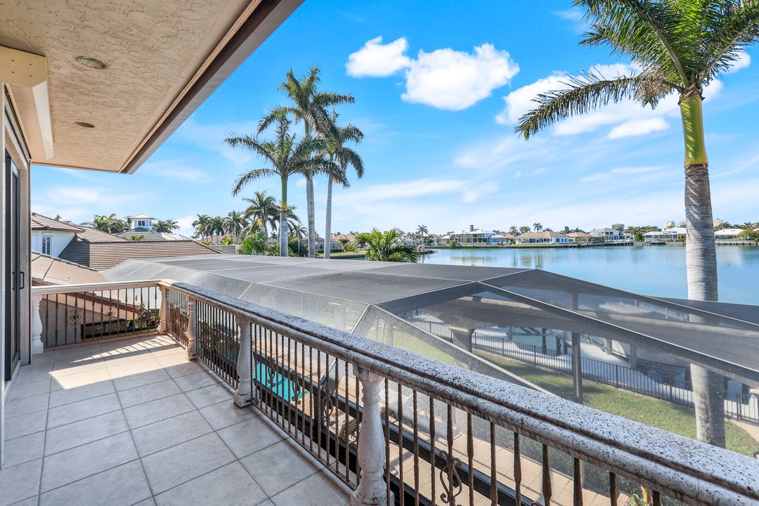 864 Inlet Dr, Marco Island, FL 34145