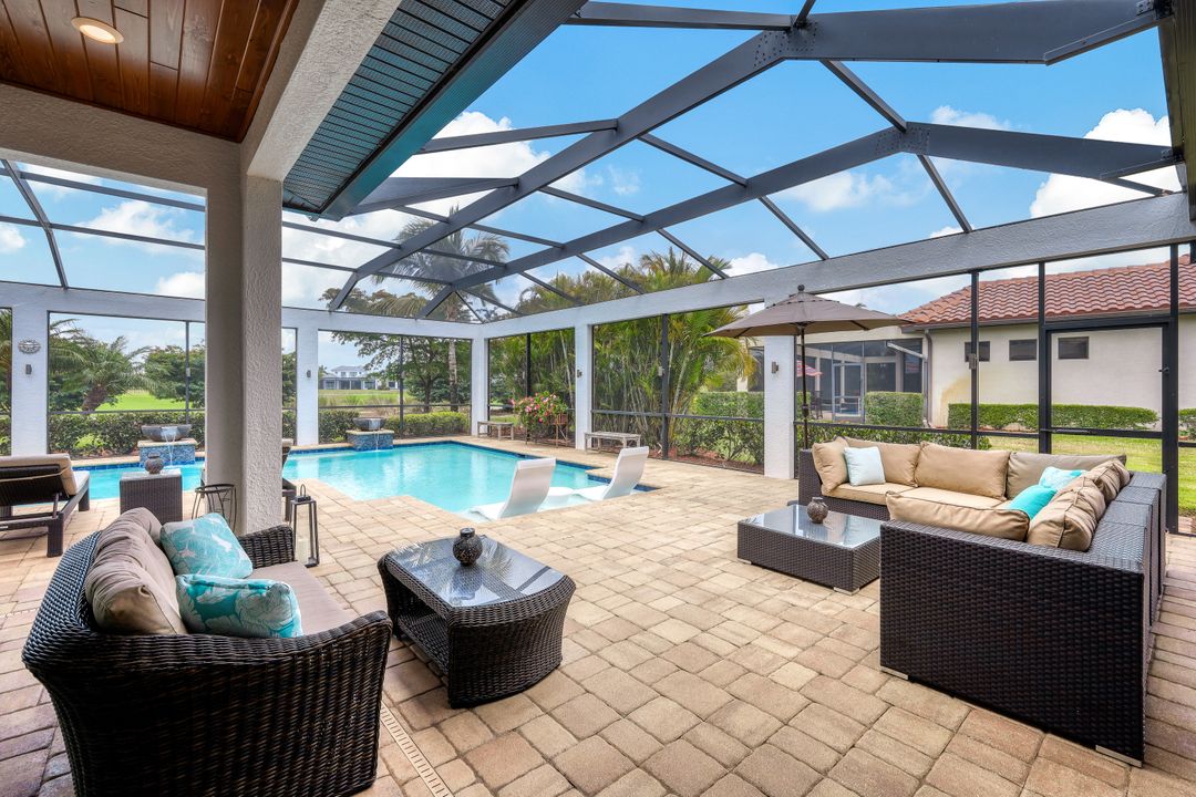 9872 Corso Bello Dr, Naples, FL 34113