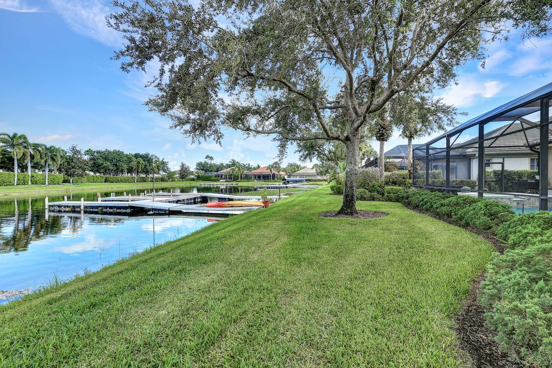 8776 Hideaway Harbor Ct, Naples, FL 34120