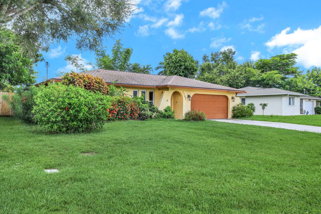 1207 SE 15th Terrace, Cape Coral, FL 33990