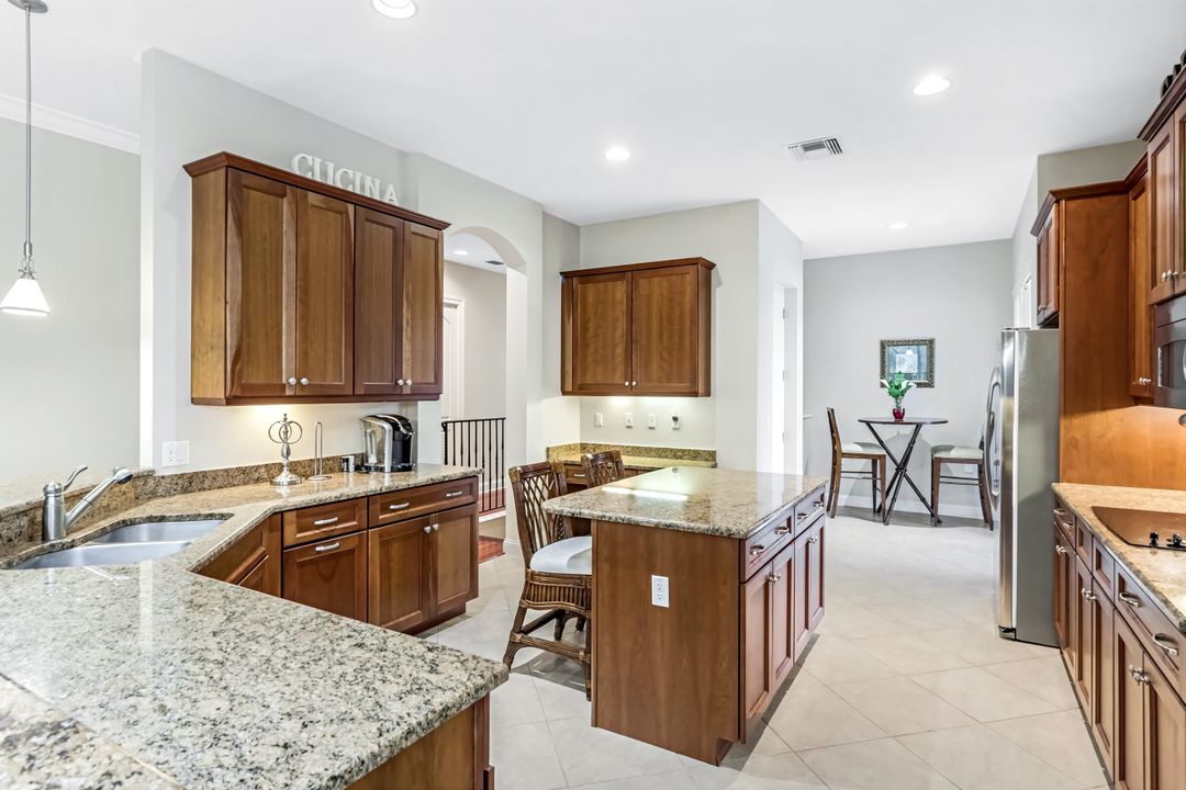 1315 Remington Way #1201, Naples, FL 34110