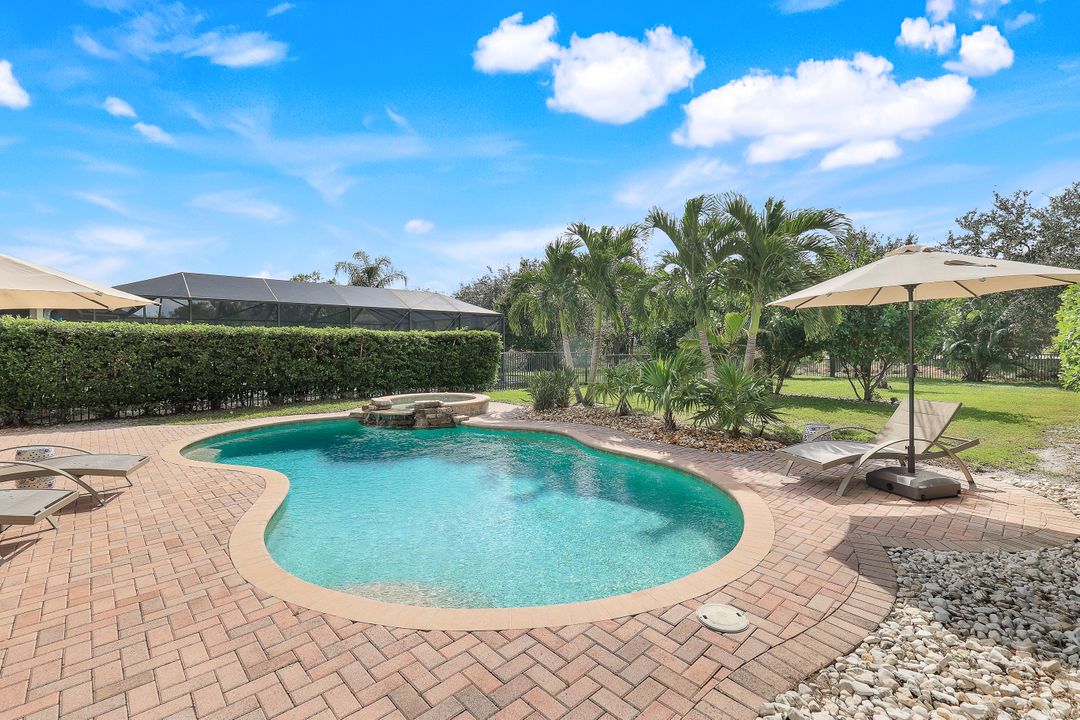 6480 Marbella Dr, Naples, FL 34105