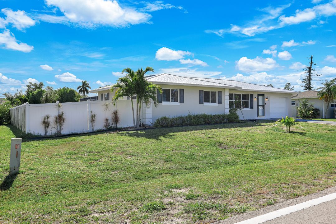 8718 Beacon St, Fort Myers, FL 33907