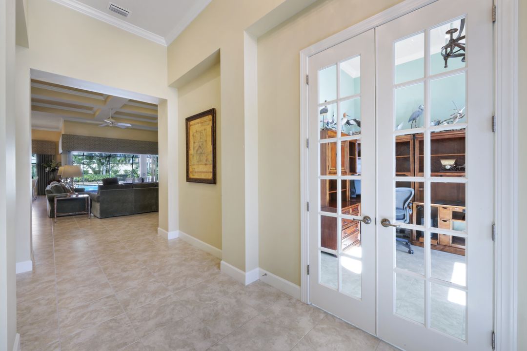 9266 Quarry Dr, Naples, FL 34120