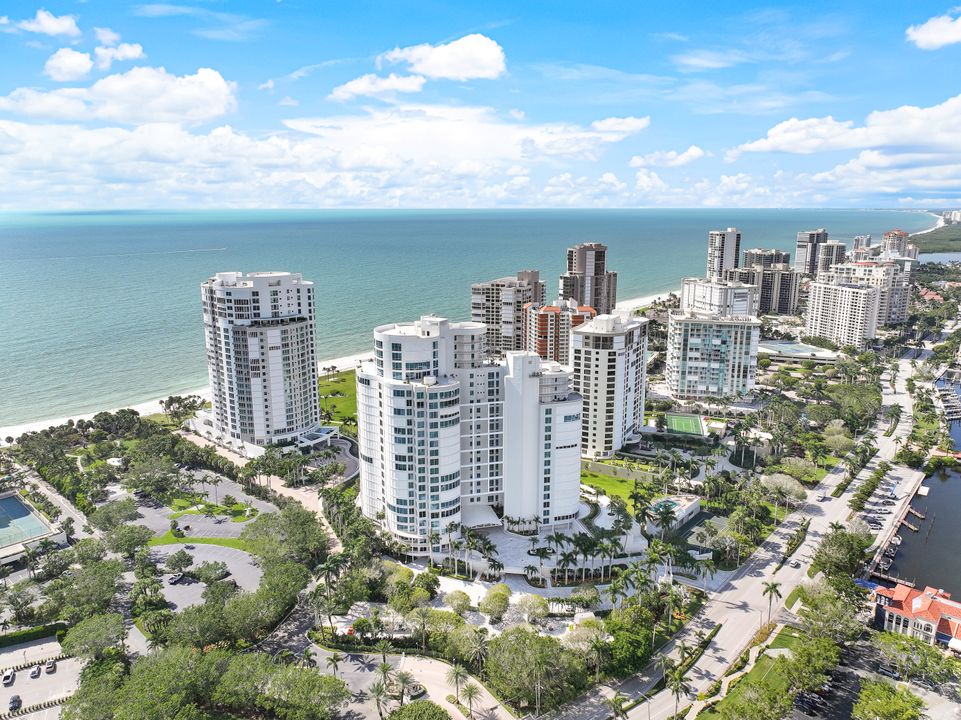 4151 Gulf Shore Blvd N #1002, Naples, FL 34103