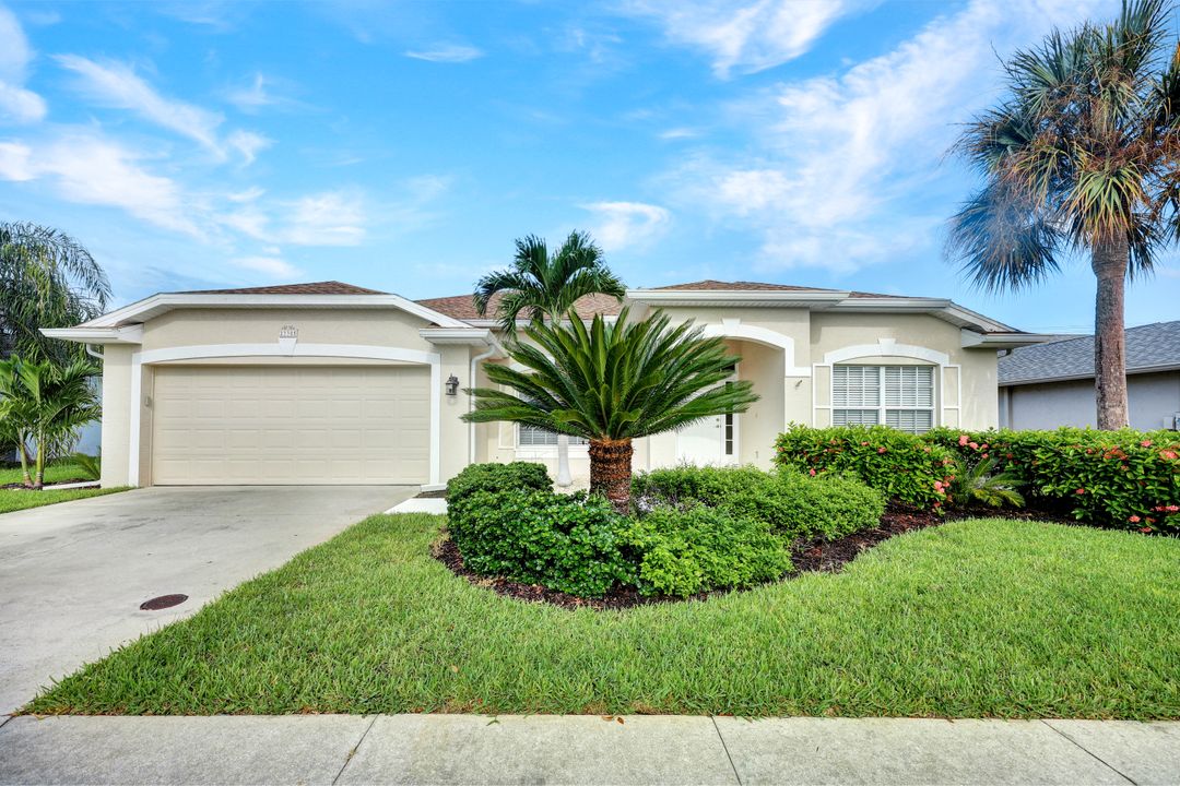 23385 Olde Meadowbrook Cir, Bonita Springs, FL 34134