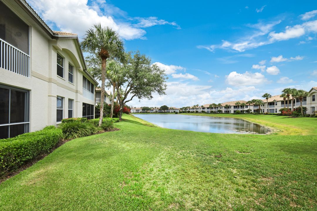 7774 Gardner Dr #202, Naples, FL 34109