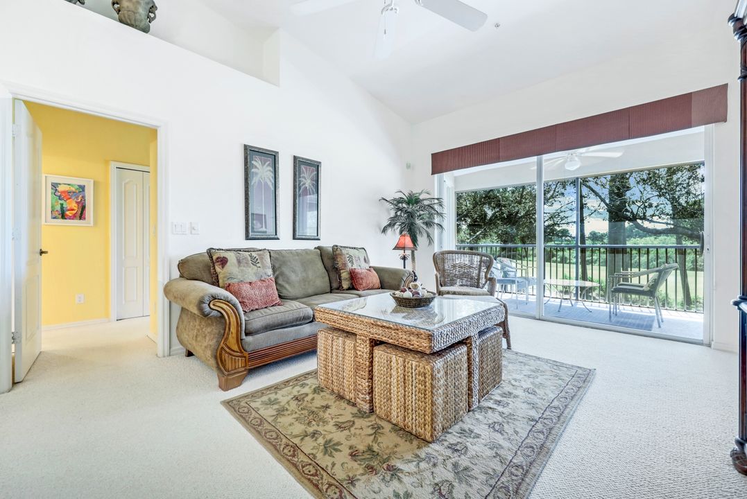 3595 Laurel Greens Ln N #202, Naples, FL 34119