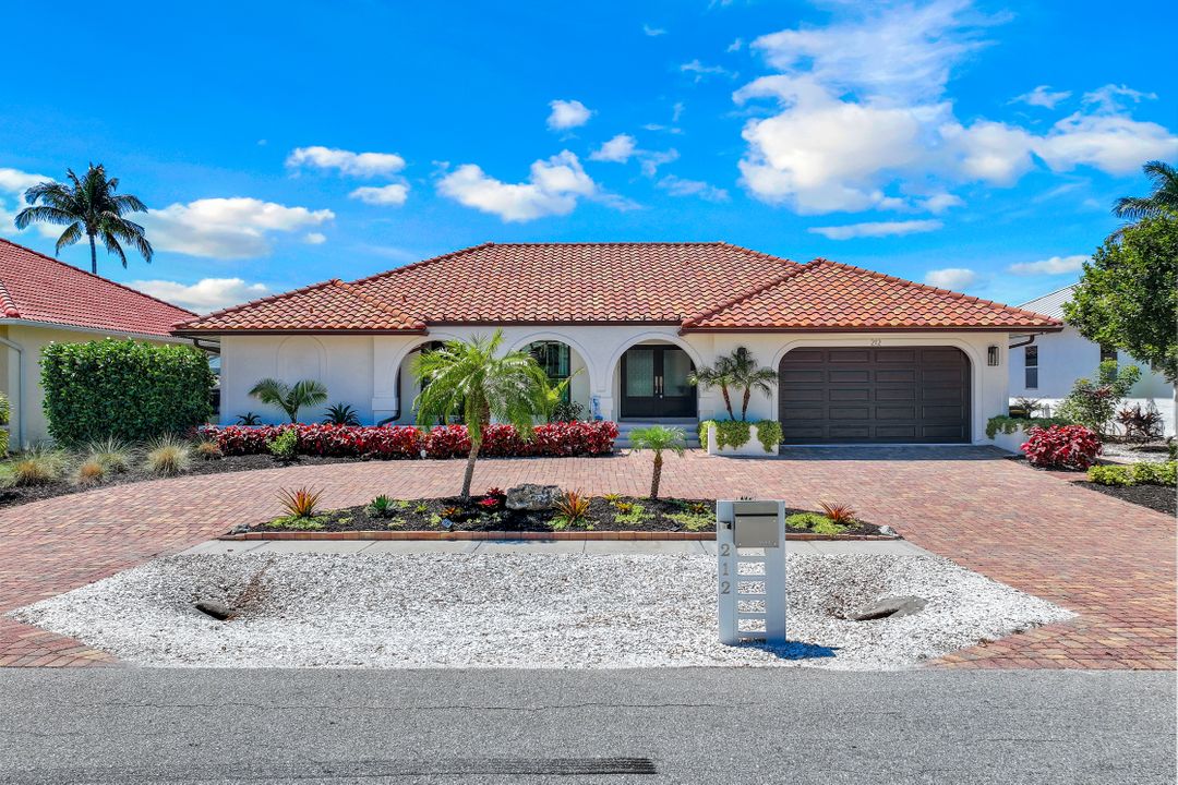 212 Seahorse Ct, Marco Island, FL 34145