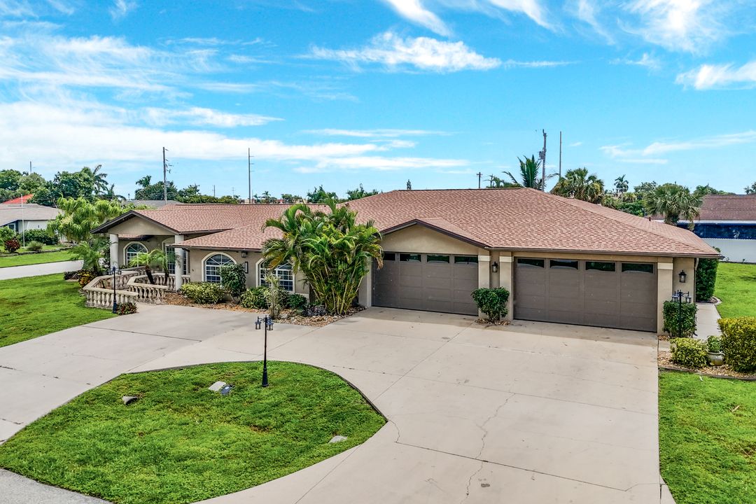 2923 SE 15th Ave, Cape Coral, FL 33904