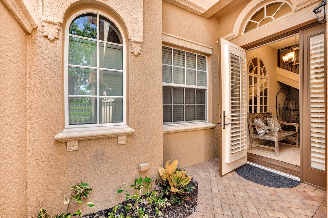 9280 Menaggio Ct #202, Naples, FL 34114