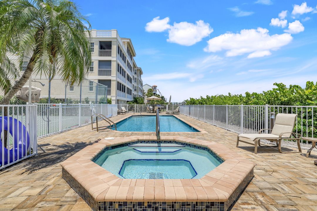 9380 Gulf Shore Dr #102, Naples, FL 34108