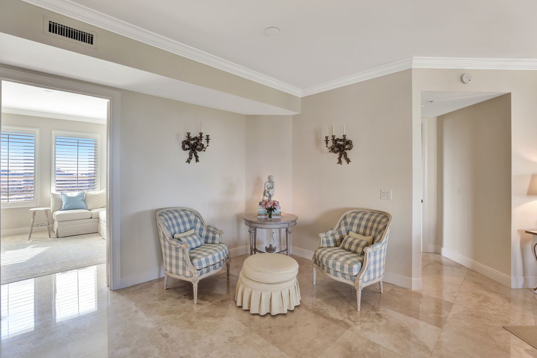 285 Grande Way #1605, Naples, FL 34110