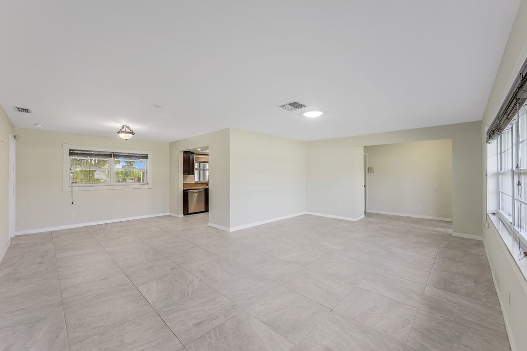 1040 Deep Lagoon Ln, Fort Myers, FL 33919