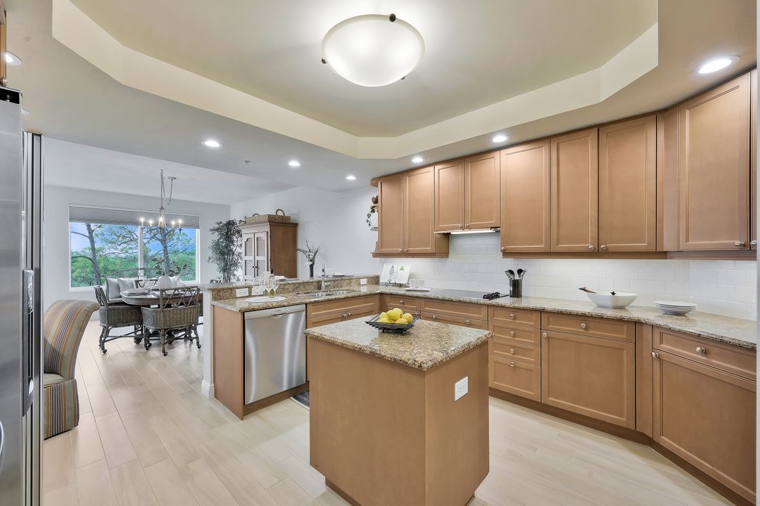 445 Cove Tower Dr #403, Naples, FL 34110