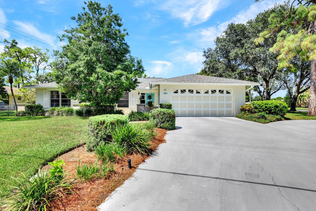 521 Piper Blvd, Naples, FL 34110