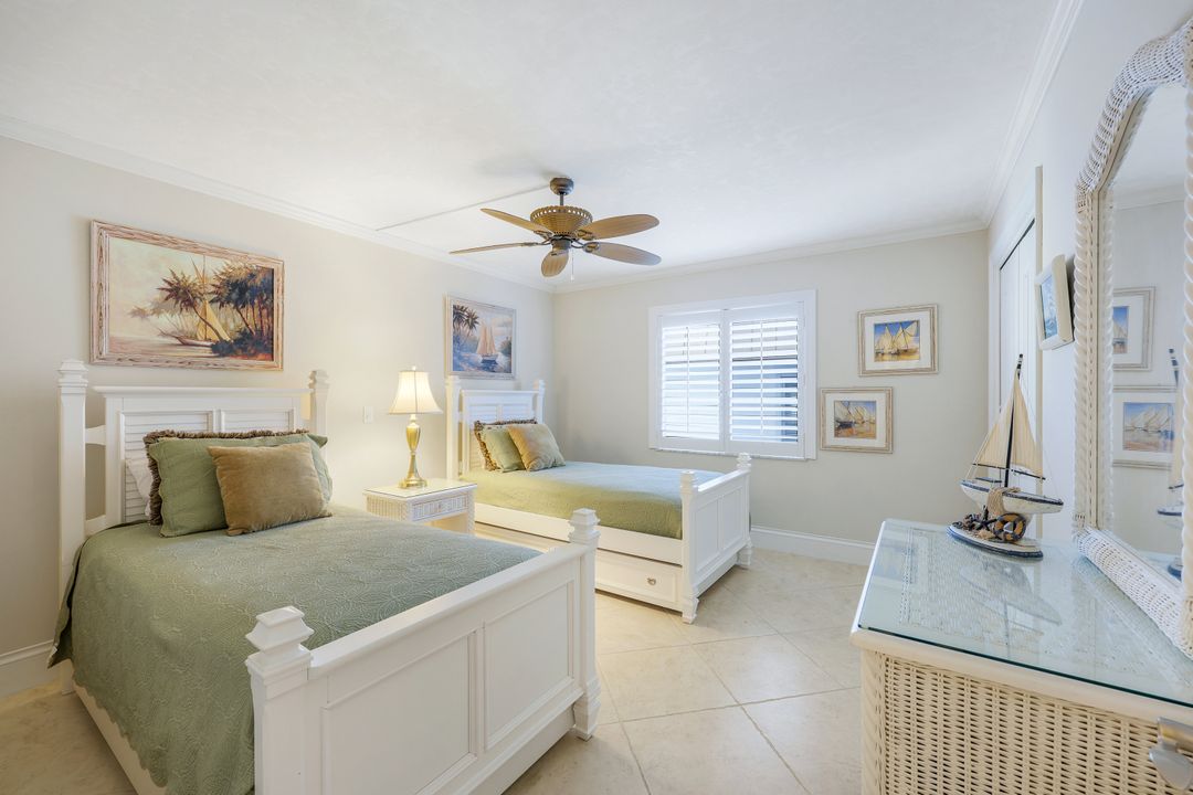 2900 Gulf Shore Blvd N #207, Naples, FL 34103