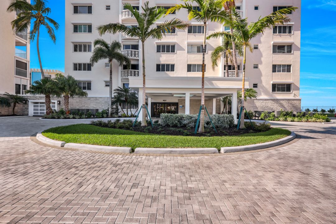 3401 Gulf Shore Blvd N #203, Naples, FL 34103