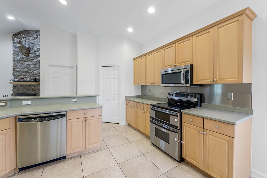 18021 Misty Morning Ln, Fort Myers, FL 33913