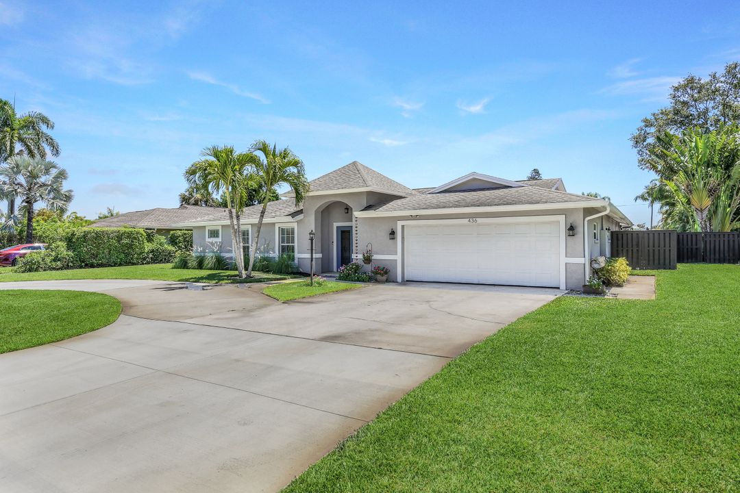 436 Palm River Blvd, Naples, FL 34110