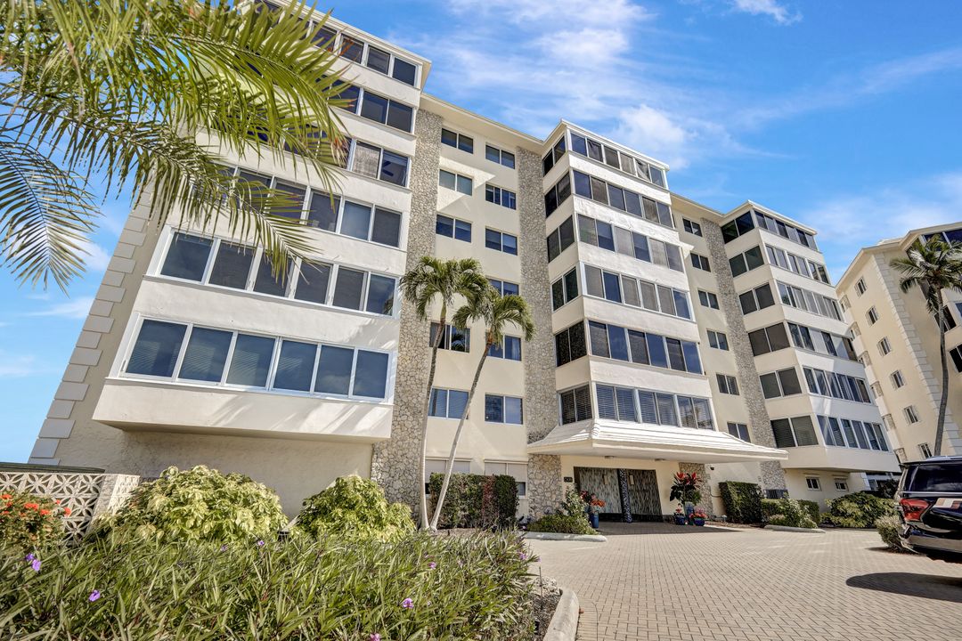 3420 Gulf Shore Blvd N #21, Naples, FL 34103