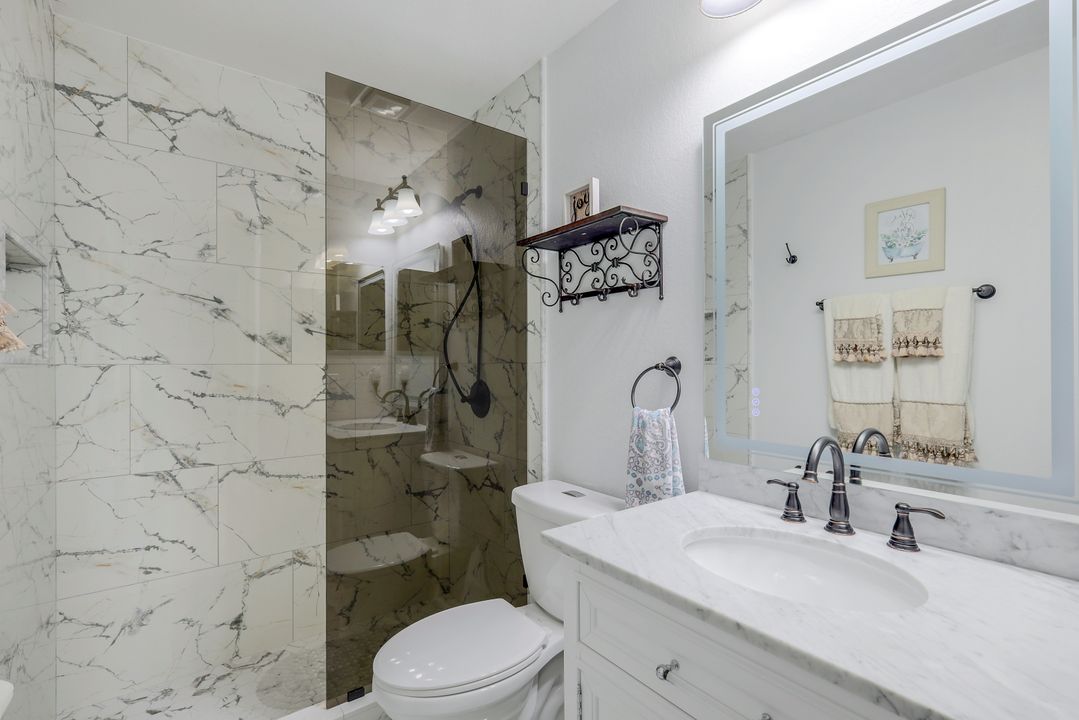 9072 Gervais Cir #304, Naples, FL 34120