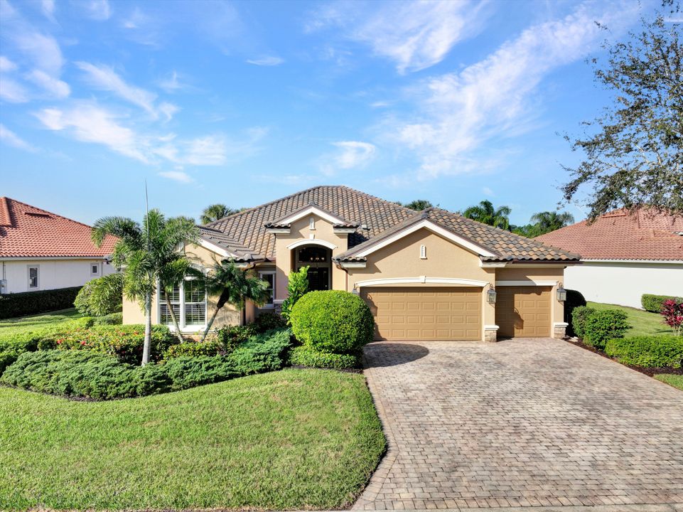 9784 Nickel Ridge Cir, Naples, FL 34120