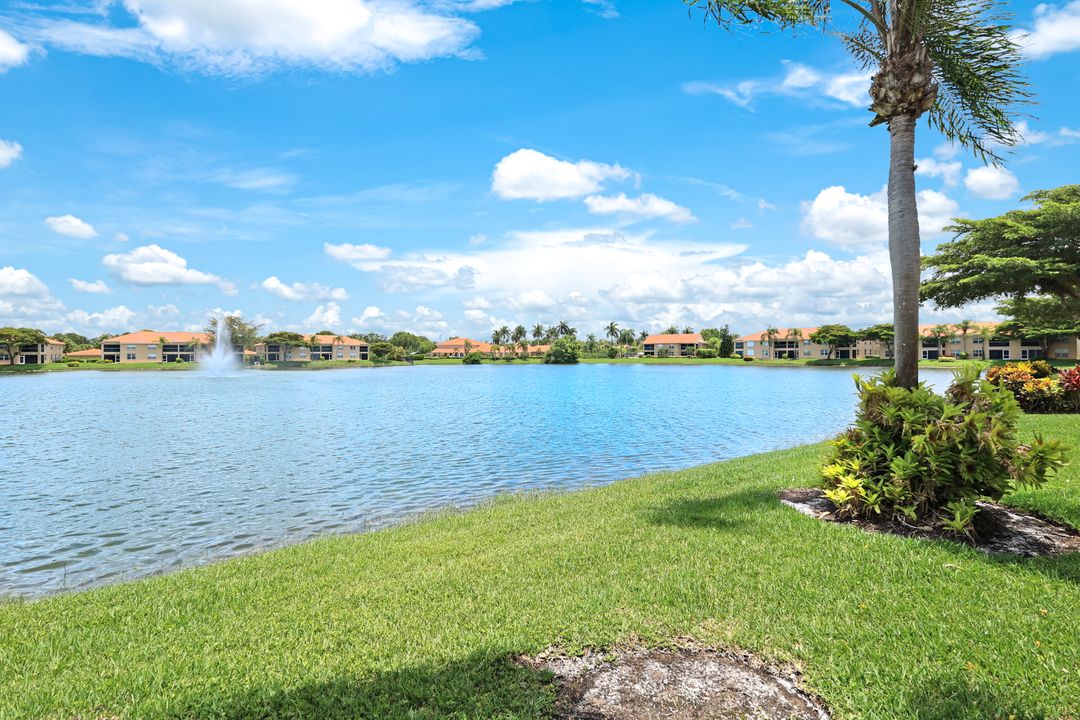 6512 Huntington Lakes Cir #103, Naples, FL 34119