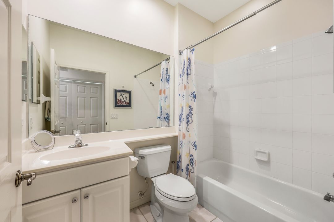 8530 Danbury Blvd #202, Naples, FL 34120