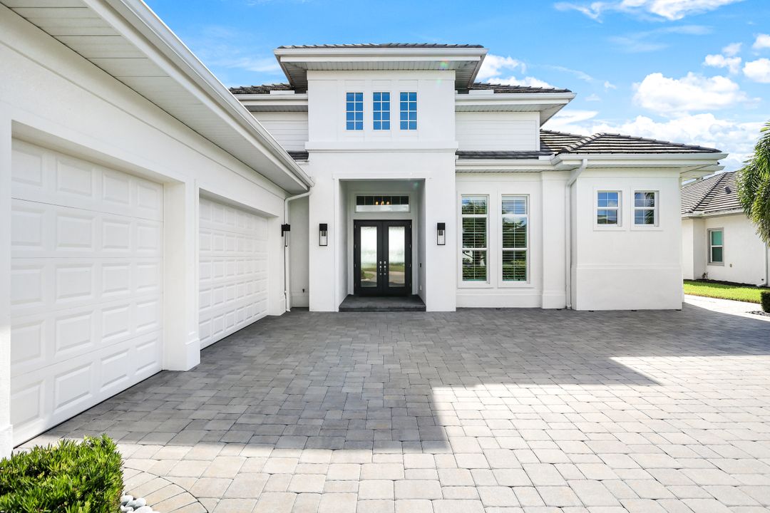 19093 WildBlue Blvd, Fort Myers, FL 33913