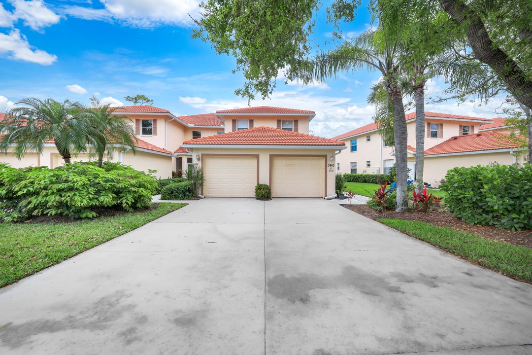 360 Robin Hood Cir, Naples, FL 34104