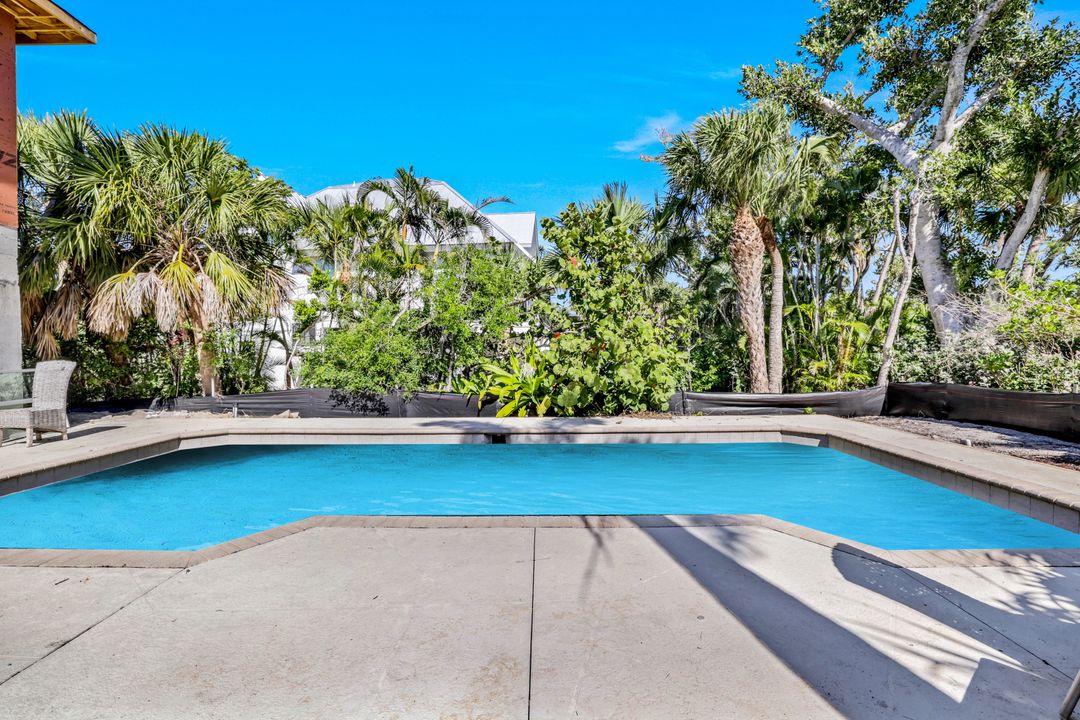 742 Nerita St, Sanibel, FL 33957