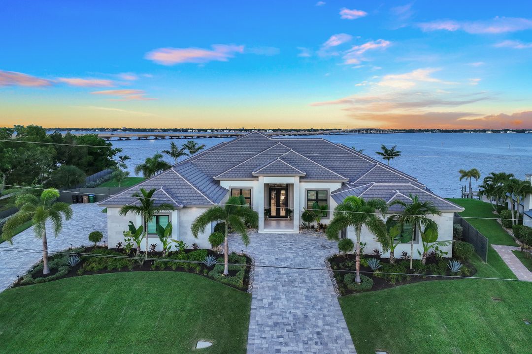 2620 SE 26th Pl, Cape Coral, Florida 33904