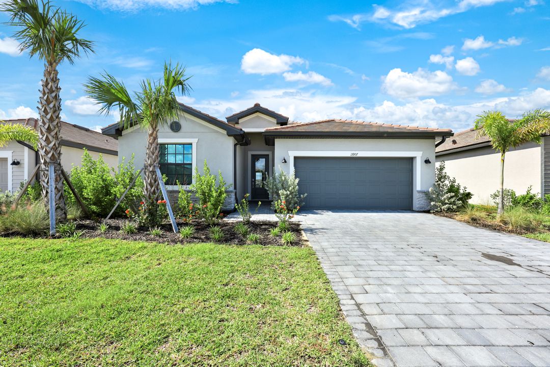 13907 Hunter Oak Dr, Fort Myers, FL 33913