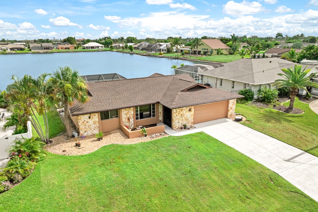 1111 SE 3rd St, Cape Coral, FL 33990