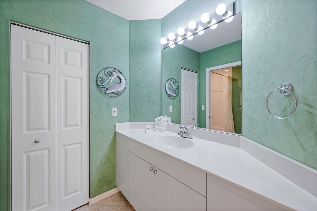 460 Launch Cir #301, Naples, FL 34108