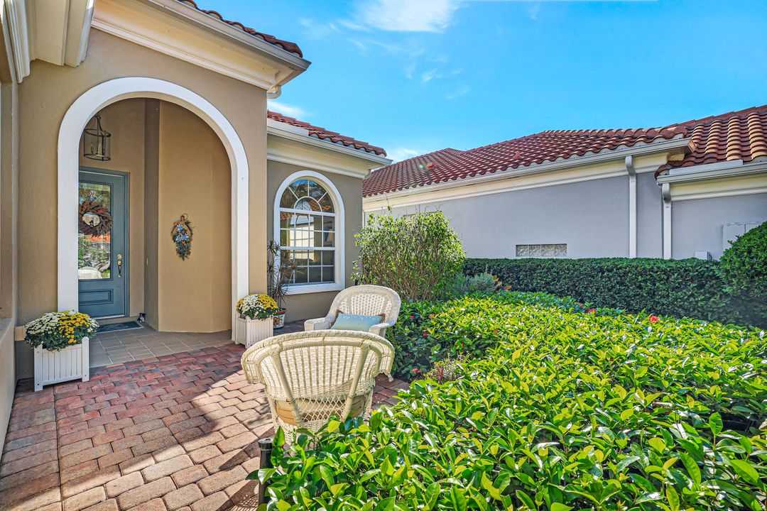 5284 Hawkesbury Way, Naples, FL 34119