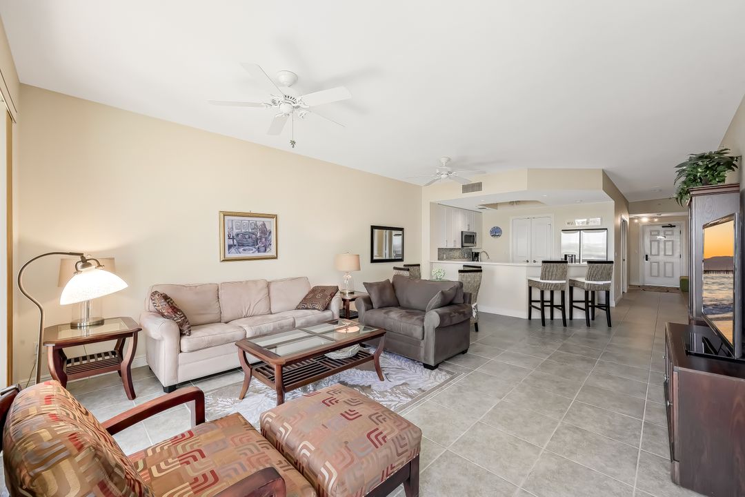 5702 Cape Harbour Dr #202, Cape Coral, FL 33914