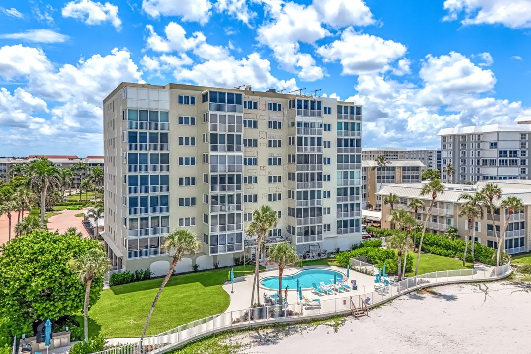 2885 Gulf Shore Blvd N #802, Naples, FL 34103