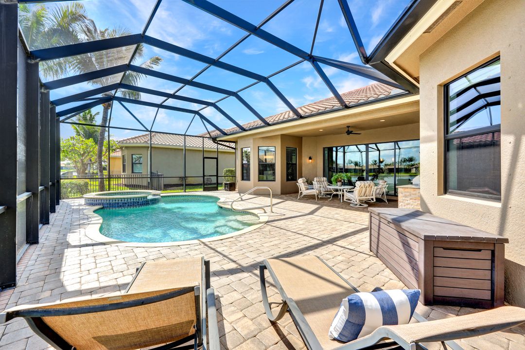 2708 Crystal Way, Naples, FL 34119