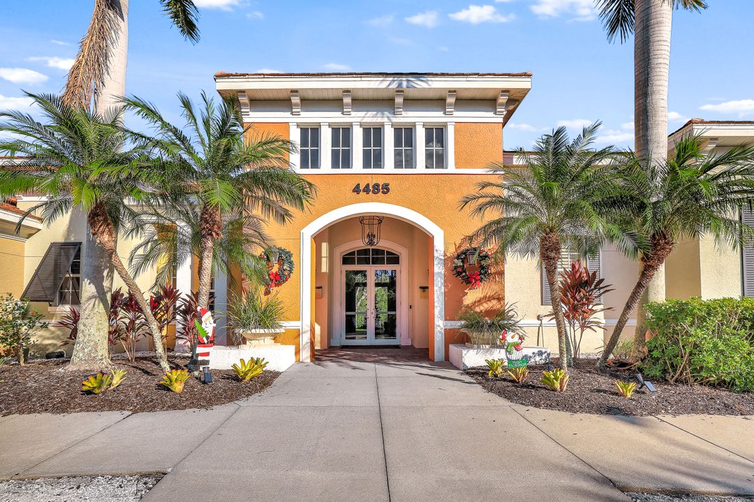 4500 Botanical Pl Cir #205, Naples, FL 34112