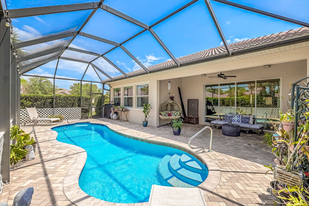 13499 Cambridge Ln, Naples, FL 34109